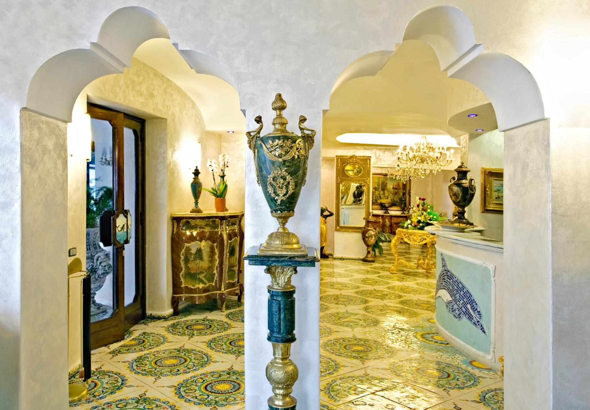 Strand Hotel Delfini Isquia Exterior foto