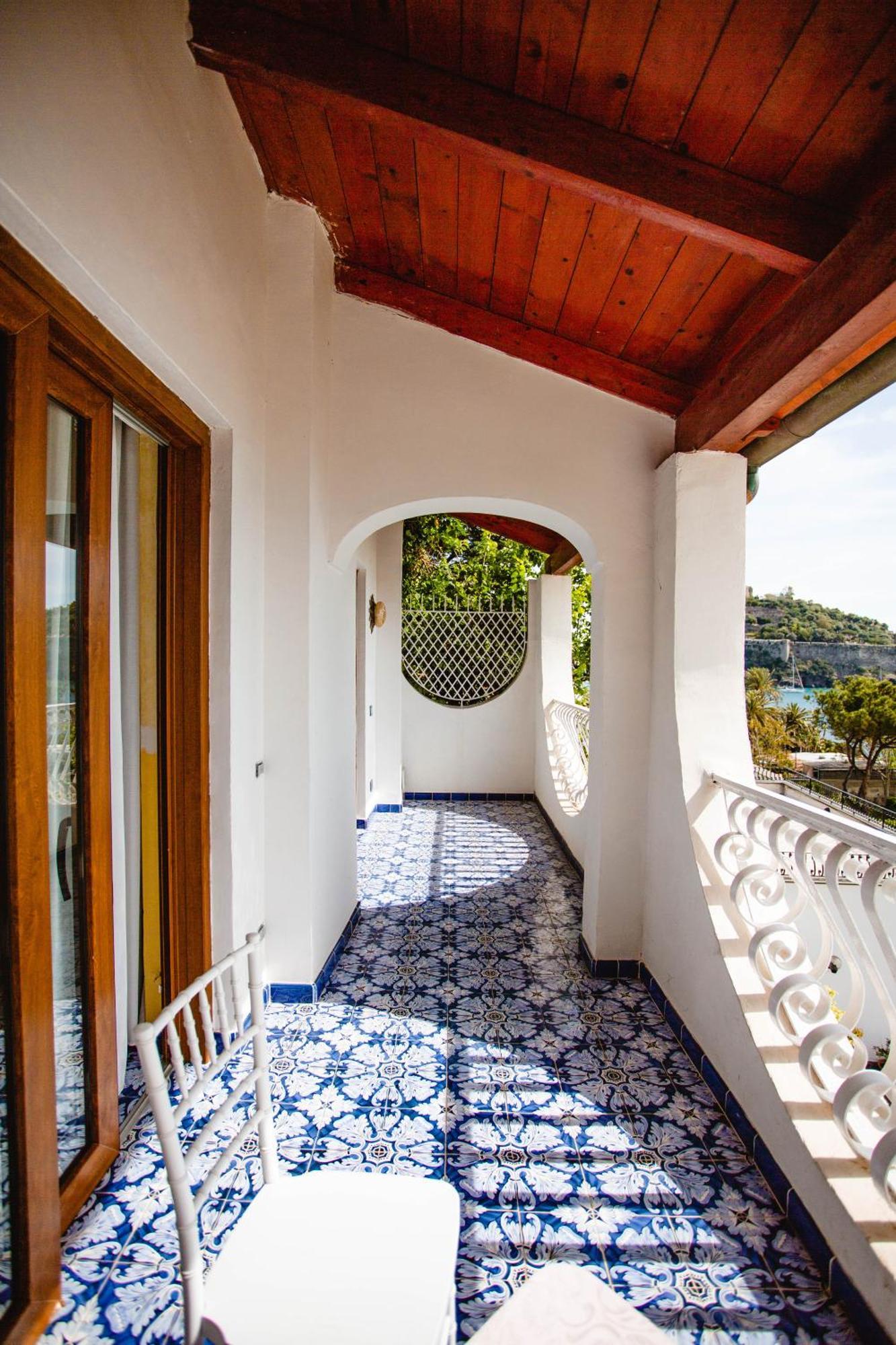 Strand Hotel Delfini Isquia Exterior foto