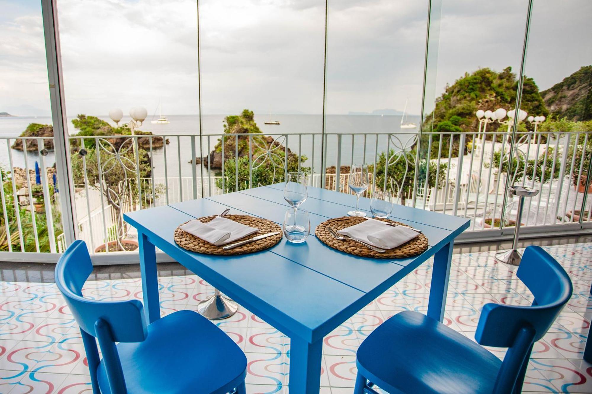 Strand Hotel Delfini Isquia Exterior foto